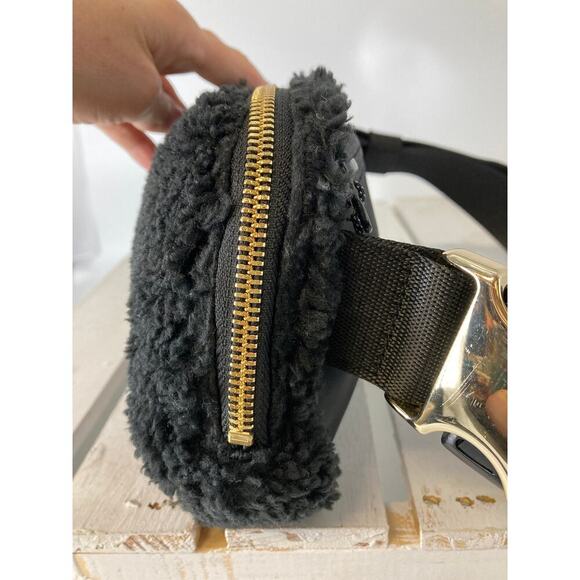 LULULEMON BLACK SHERPA GOLD METAL HARDWARE BELTBAG - Picture 8 of 15